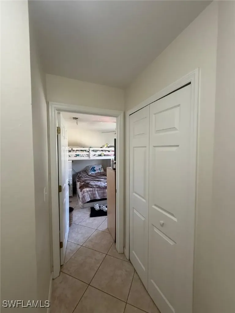 3915 SW 1st Place Cape Coral FL 33914