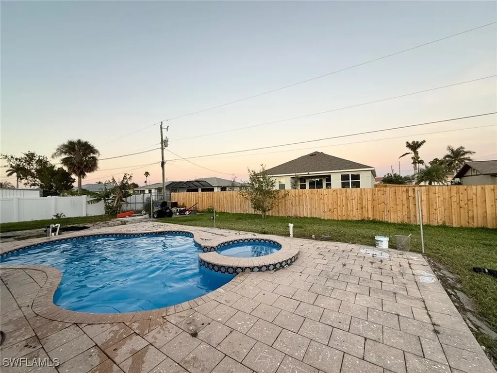 3915 SW 1st Place Cape Coral FL 33914
