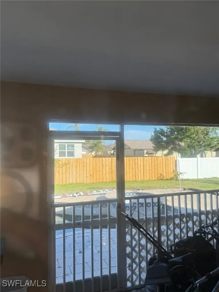 3915 SW 1st Place Cape Coral FL 33914