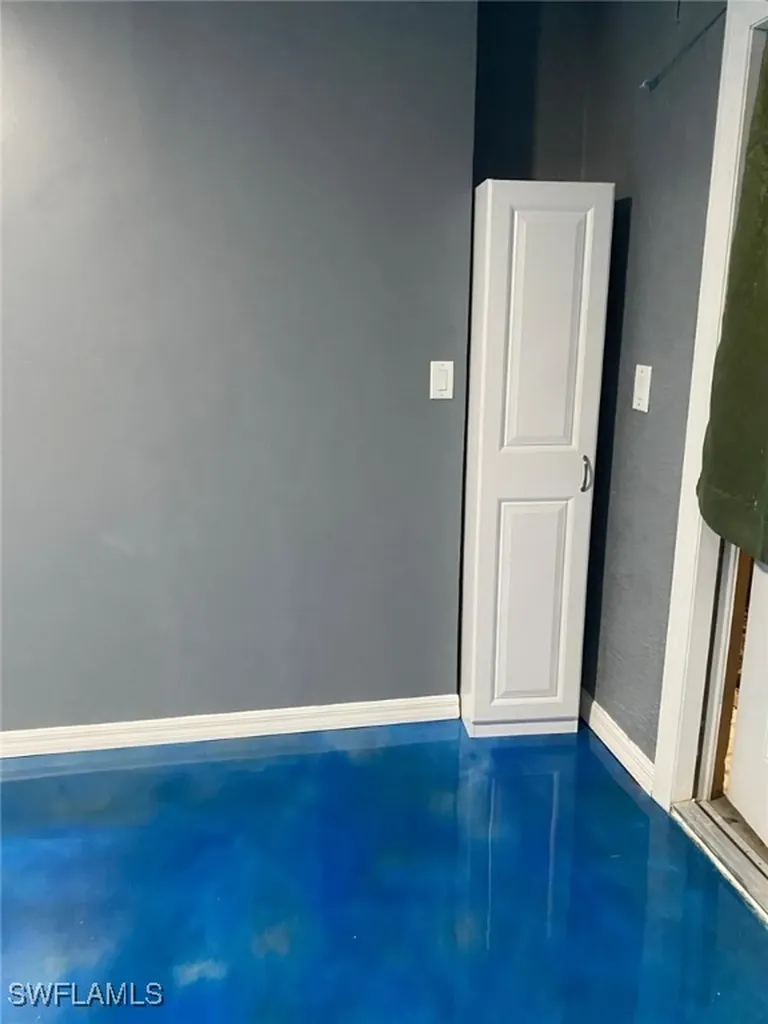 3915 SW 1st Place Cape Coral FL 33914