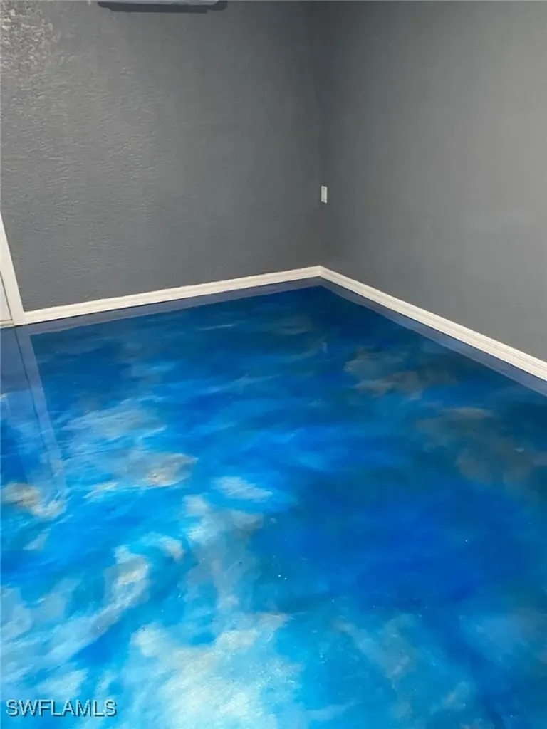 3915 SW 1st Place Cape Coral FL 33914
