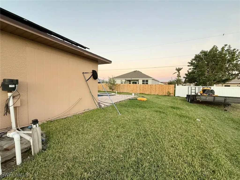 3915 SW 1st Place Cape Coral FL 33914