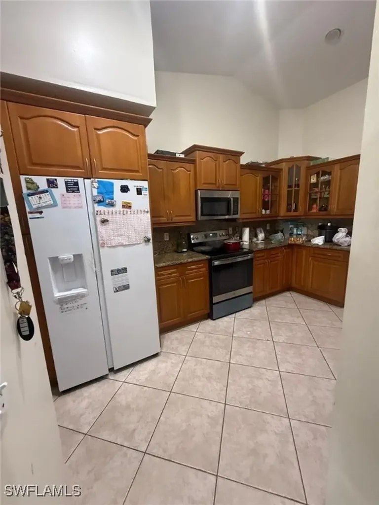 3915 SW 1st Place Cape Coral FL 33914