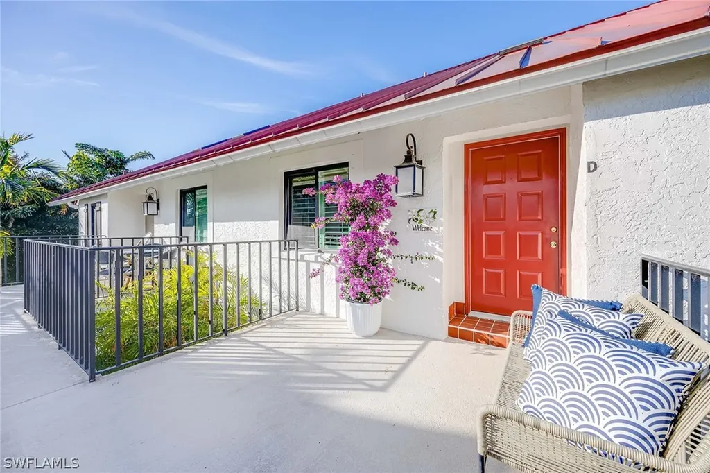 375 8th Avenue S Naples FL 34102