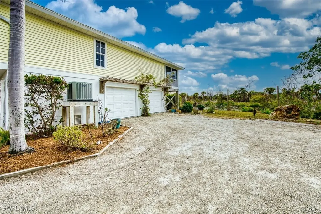 3362 Barra Circle Sanibel FL 33957