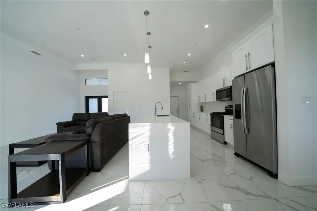 2915 5th Street SW Lehigh Acres FL 33976