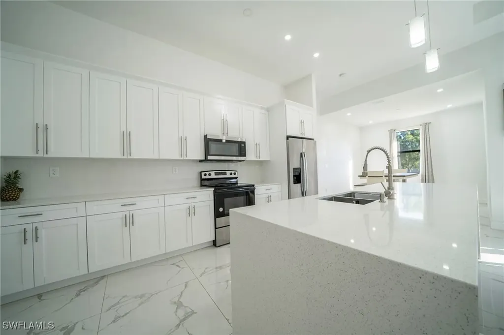 2915 5th Street SW Lehigh Acres FL 33976