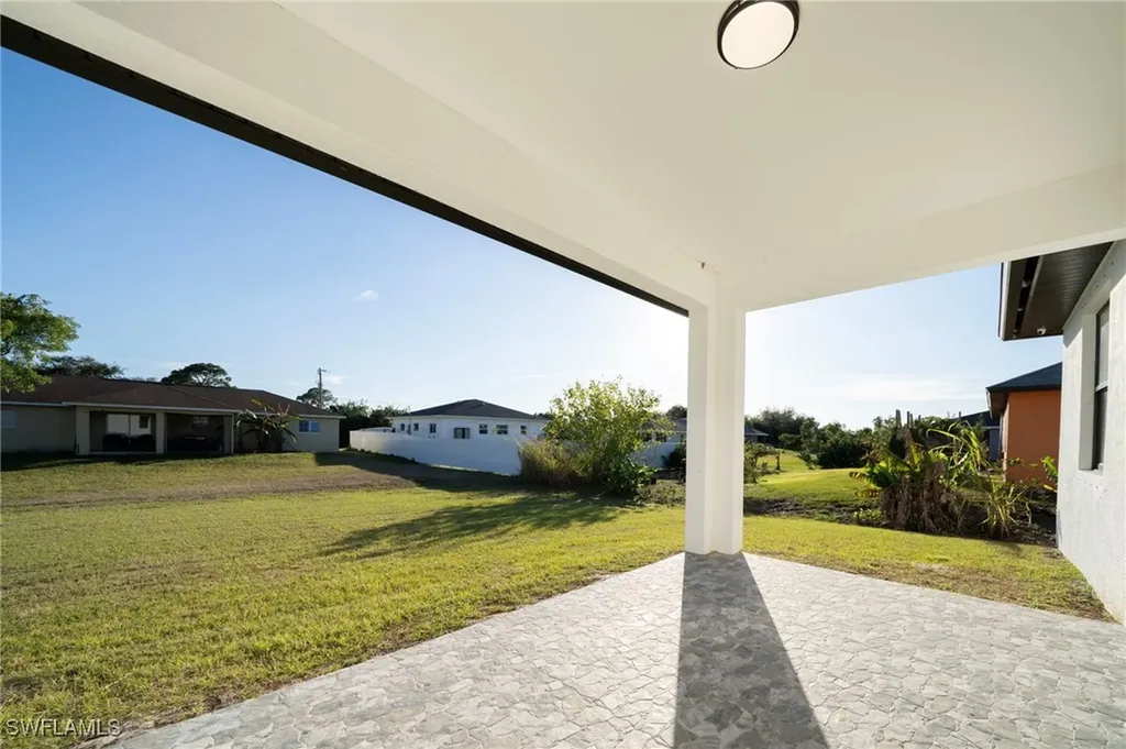 2915 5th Street SW Lehigh Acres FL 33976