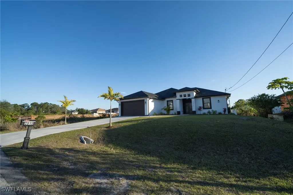 2915 5th Street SW Lehigh Acres FL 33976