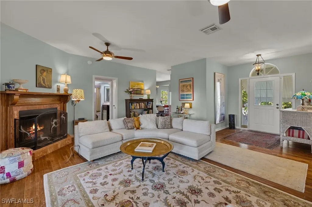 551 Sea Oats Drive Sanibel FL 33957