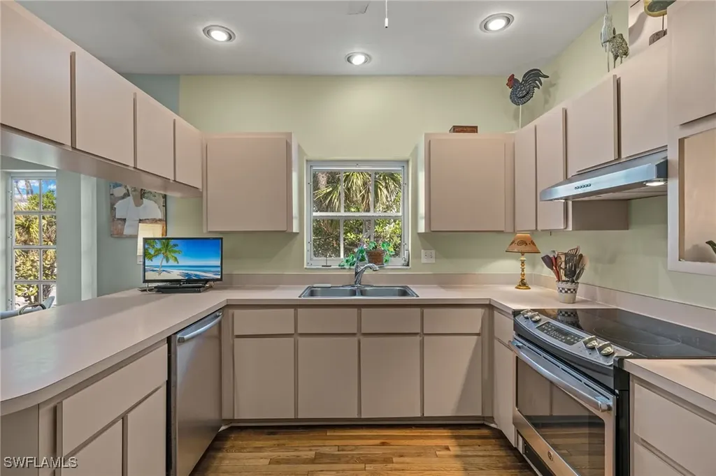 551 Sea Oats Drive Sanibel FL 33957