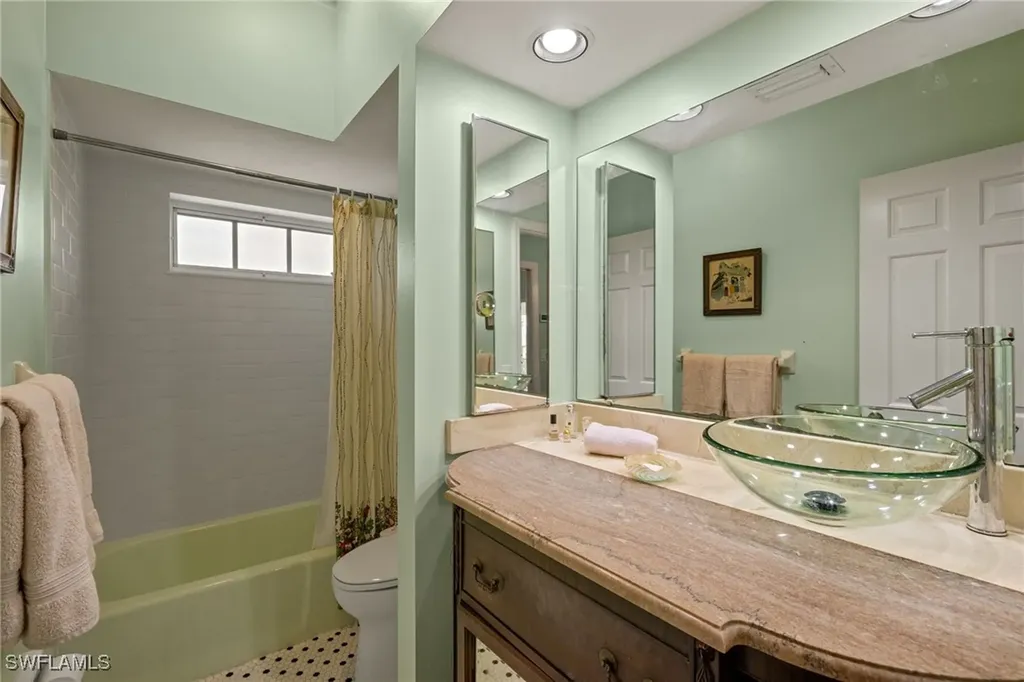 551 Sea Oats Drive Sanibel FL 33957