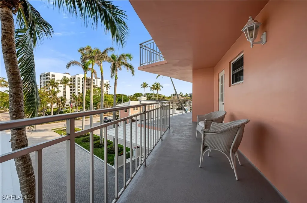 2401 Gulf Shore Boulevard N Naples FL 34103