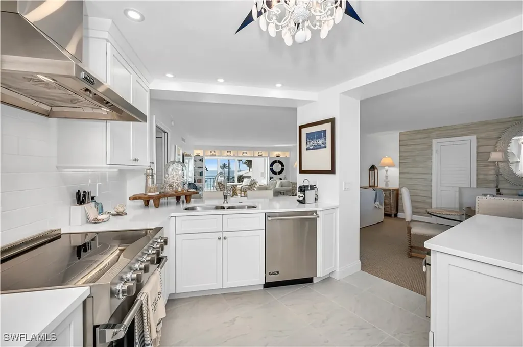 2401 Gulf Shore Boulevard N Naples FL 34103