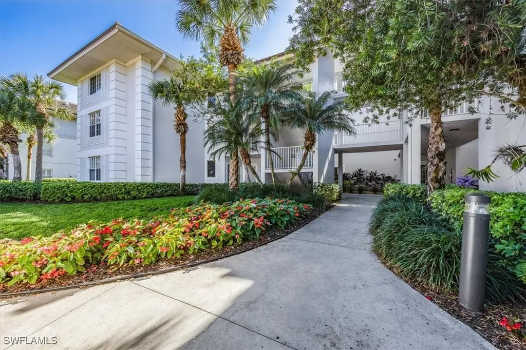 Naples FL, 760 Waterford Drive, Unit 301