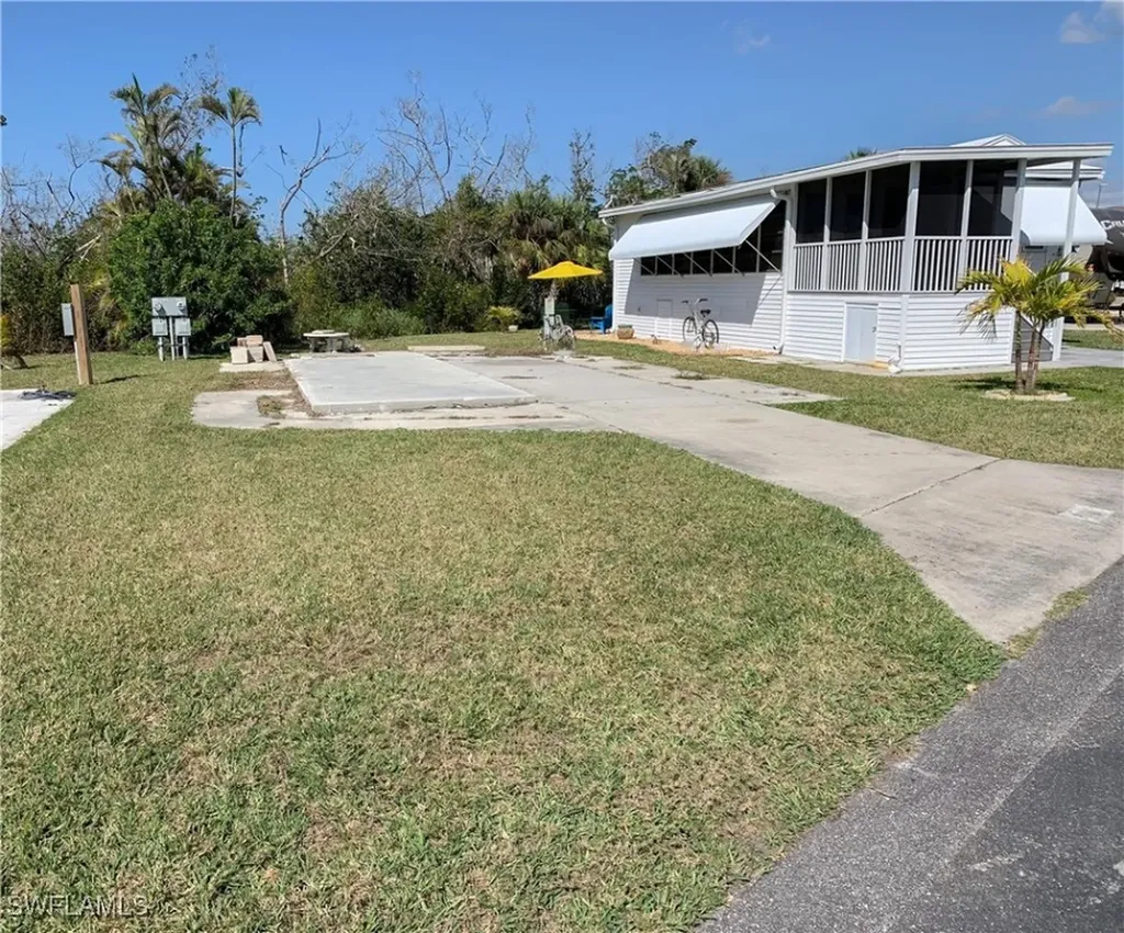 19681 Summerlin 425 Road Fort Myers FL 33908