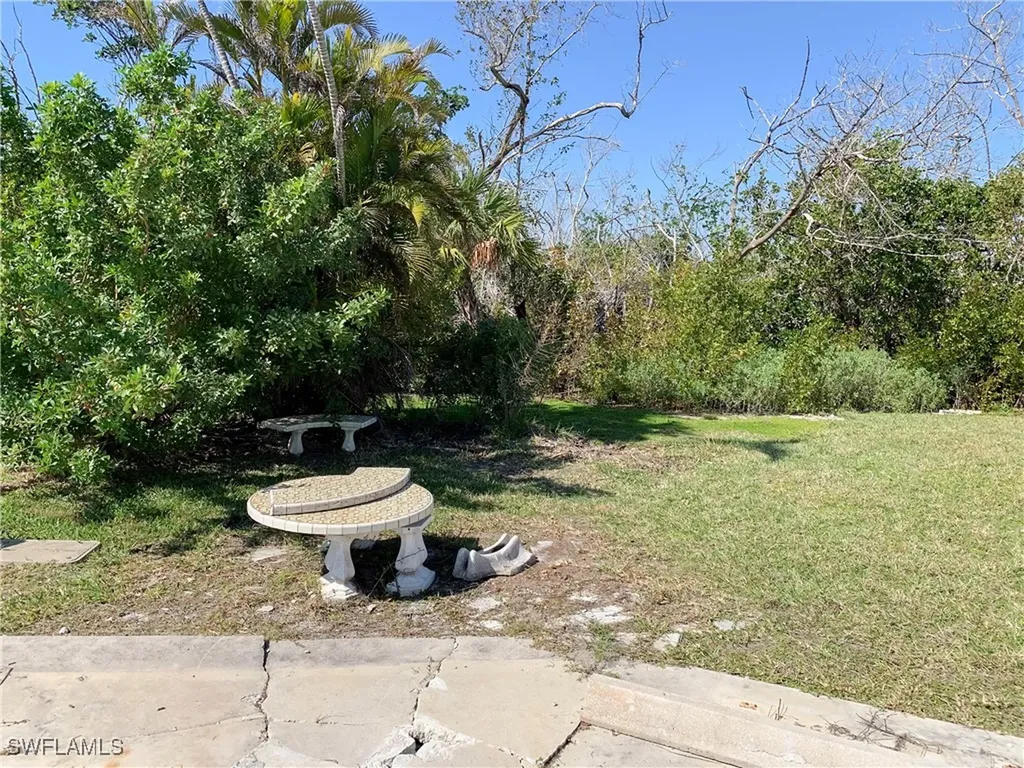 19681 Summerlin 425 Road Fort Myers FL 33908