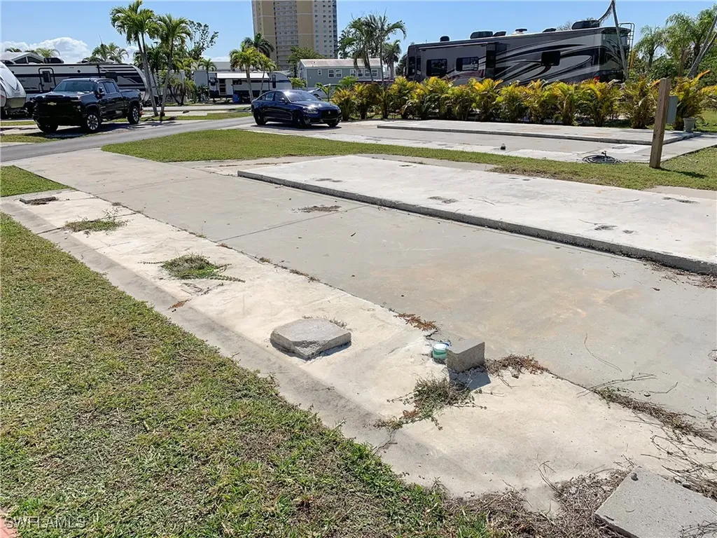 19681 Summerlin 425 Road Fort Myers FL 33908