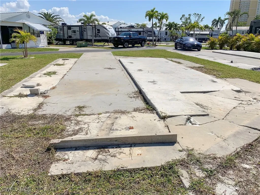 19681 Summerlin 425 Road Fort Myers FL 33908