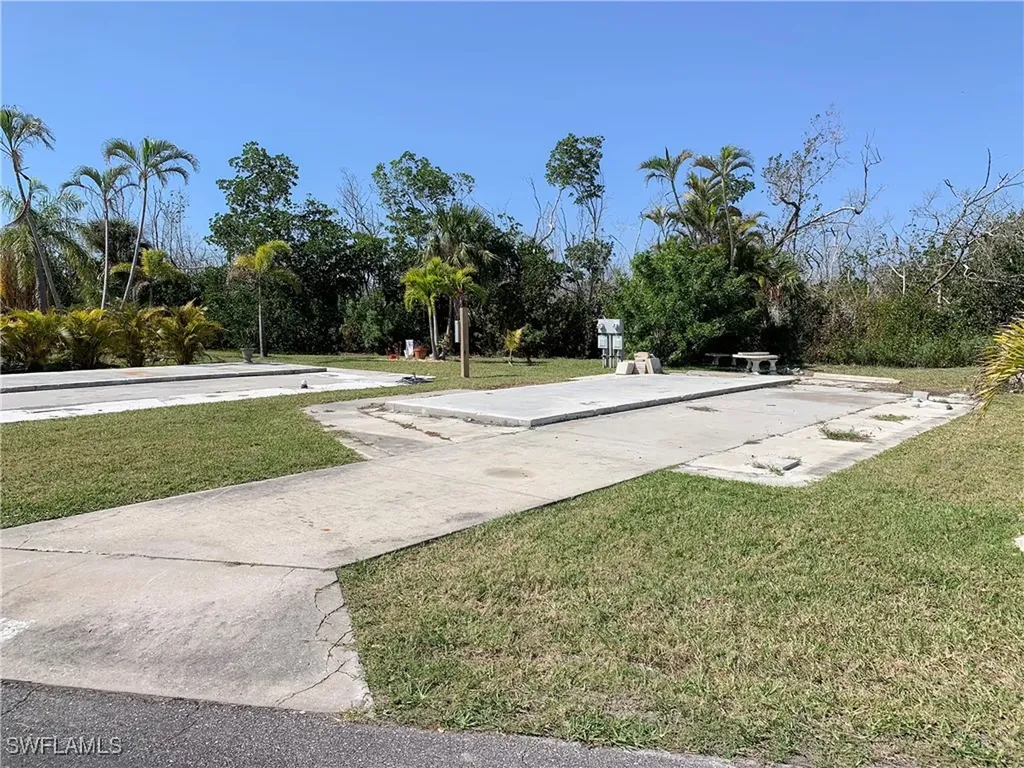 19681 Summerlin 425 Road Fort Myers FL 33908