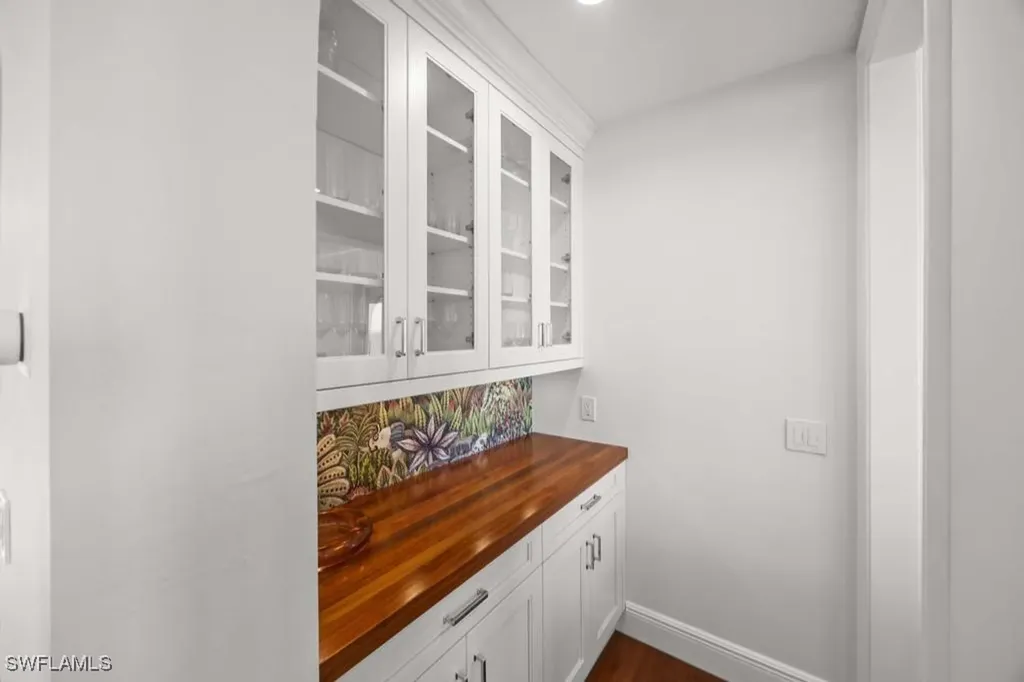 1004 Bayview Drive Sanibel FL 33957