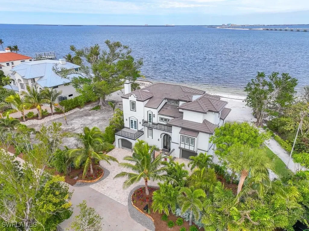 1004 Bayview Drive Sanibel FL 33957