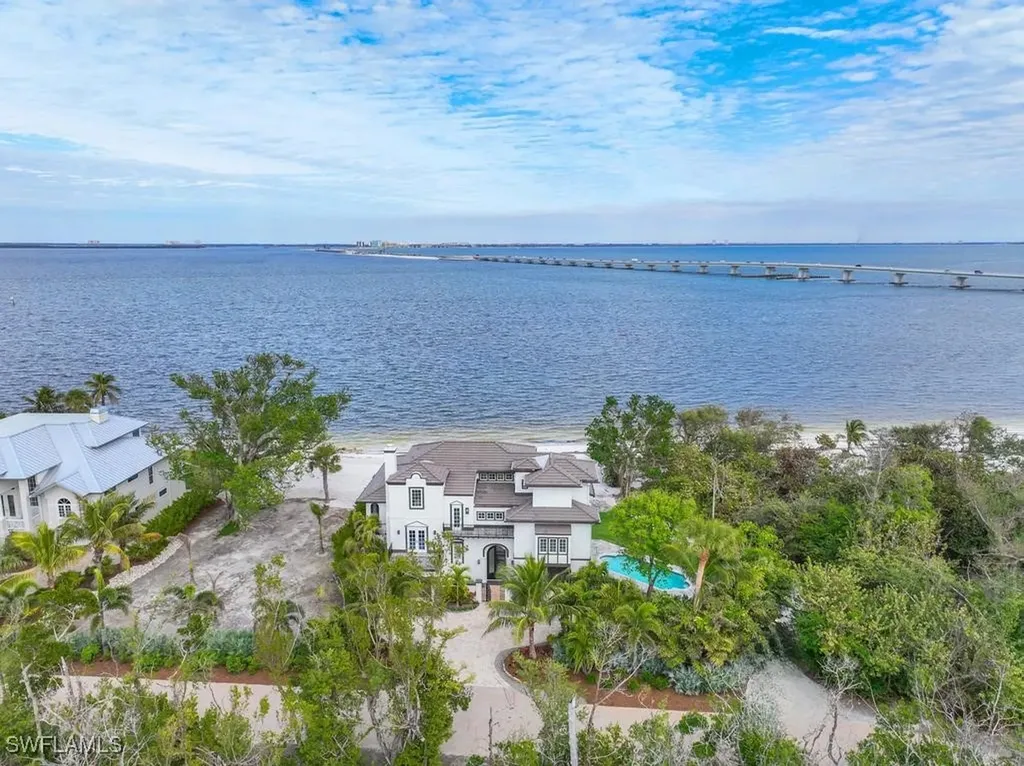 1004 Bayview Drive Sanibel FL 33957