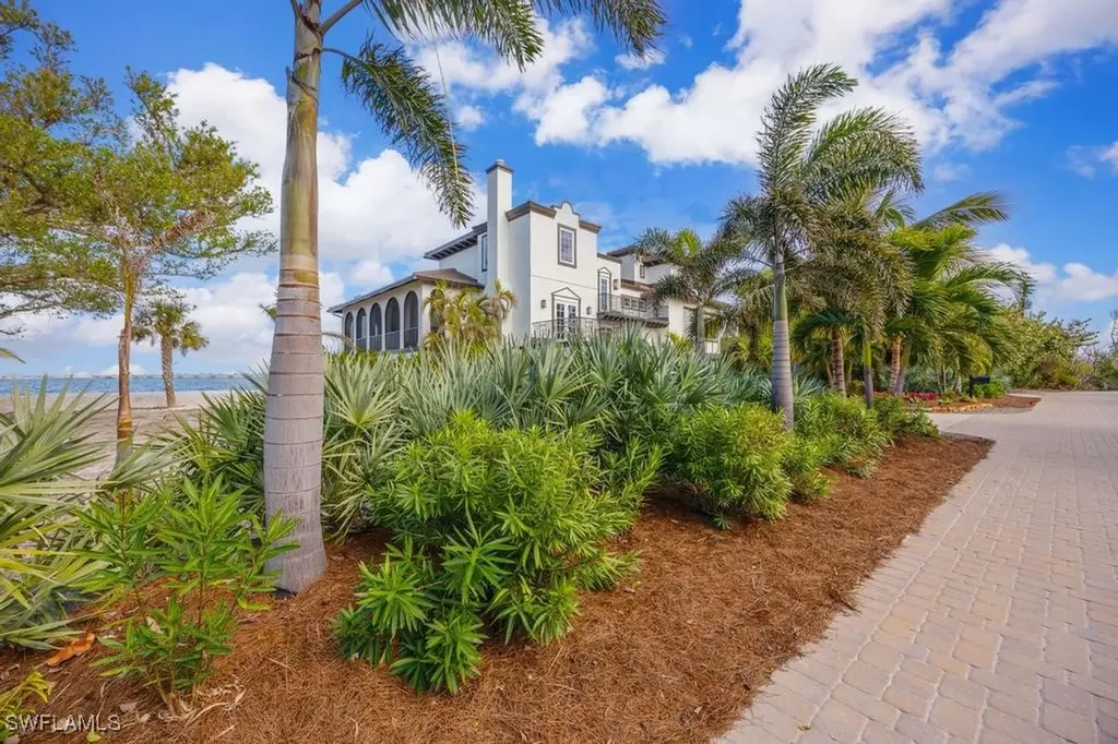 1004 Bayview Drive Sanibel FL 33957