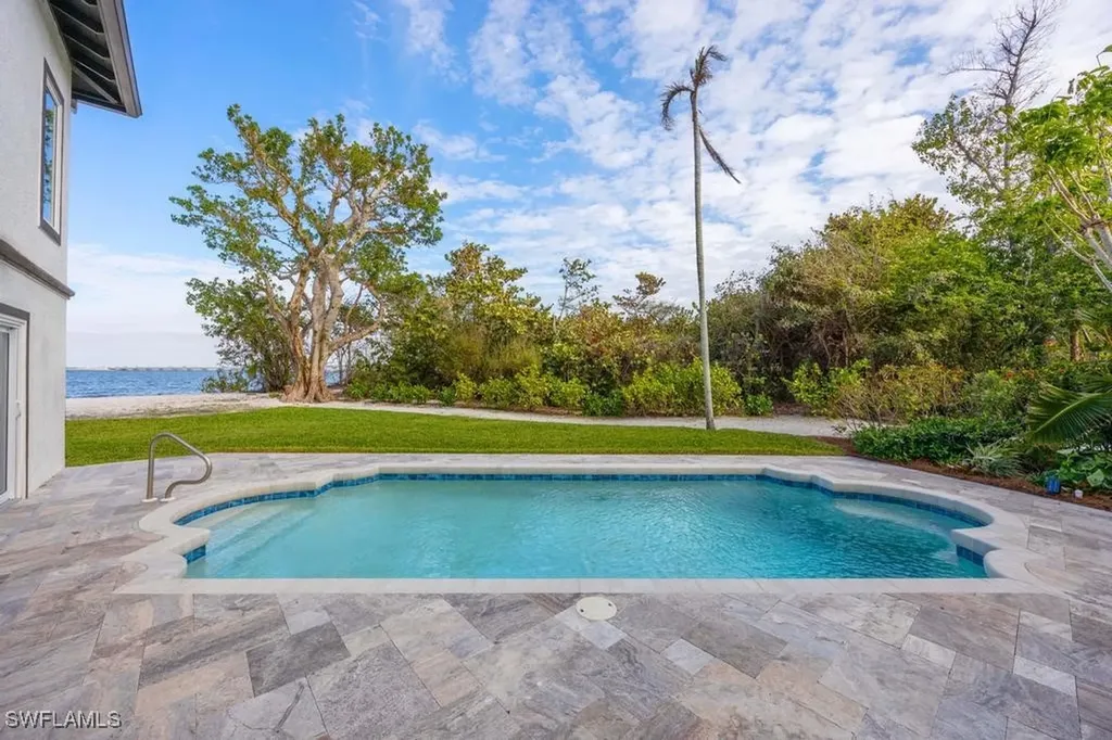 1004 Bayview Drive Sanibel FL 33957