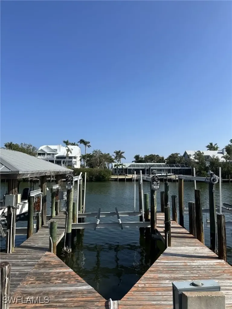 1004 Bayview Drive Sanibel FL 33957