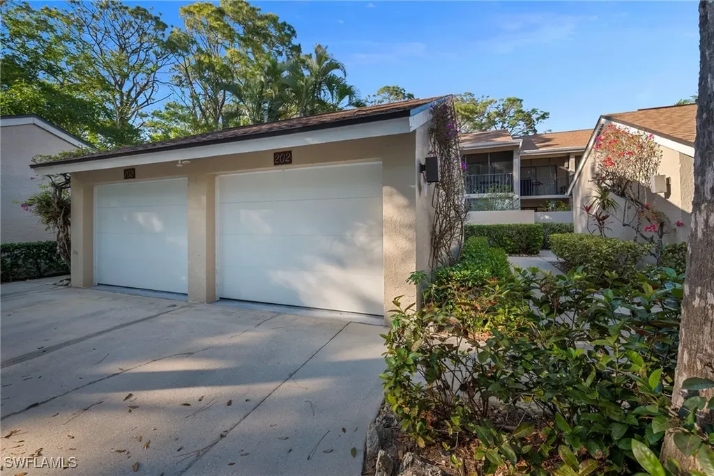325 Bay Forest Drive Naples FL 34110
