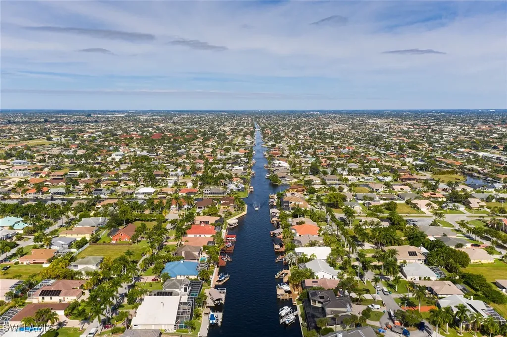428 NW 9th Street Cape Coral FL 33993