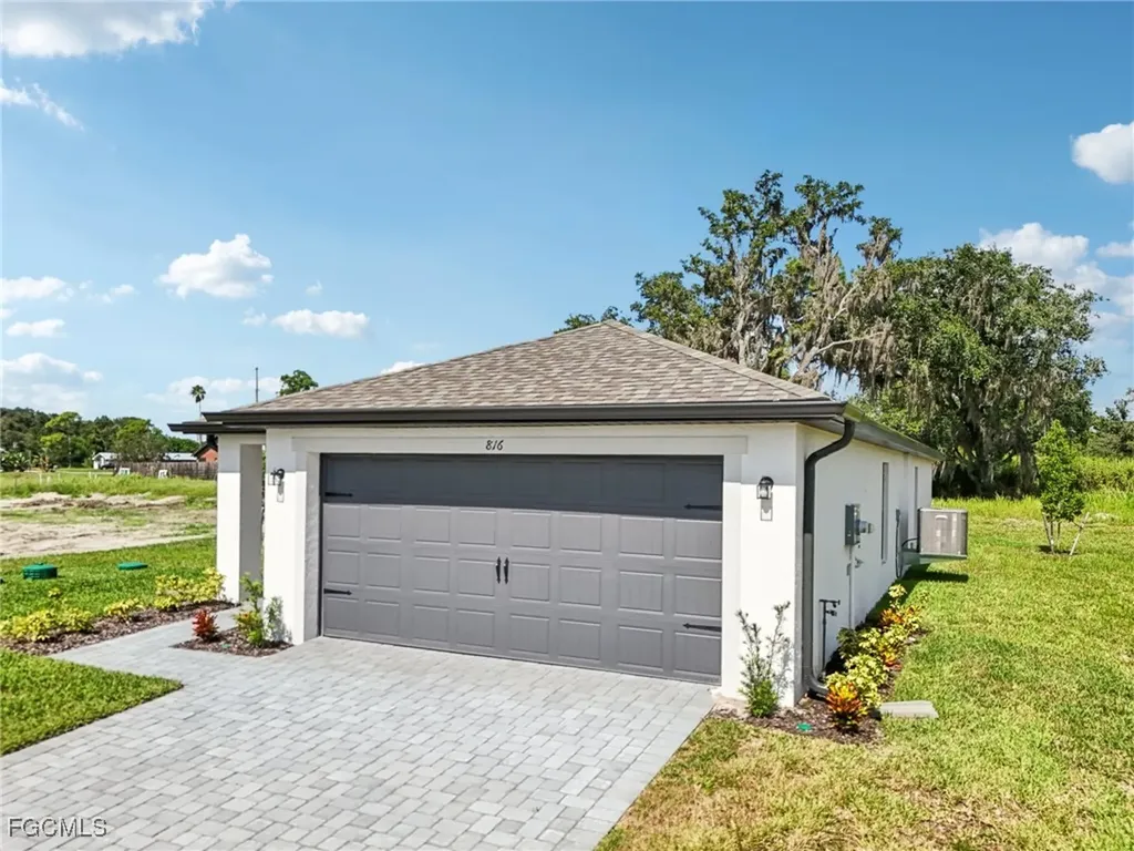 816 Gen D Macarthur Avenue Labelle FL 33935