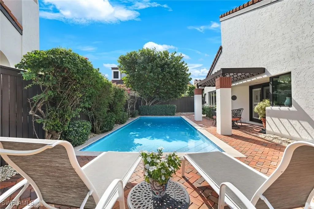 Naples FL, 583 Bay Villas Lane, Unit 89