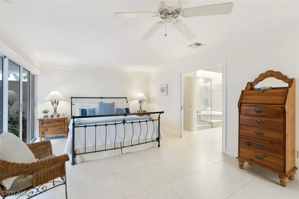 583 Bay Villas Lane Naples FL 34108