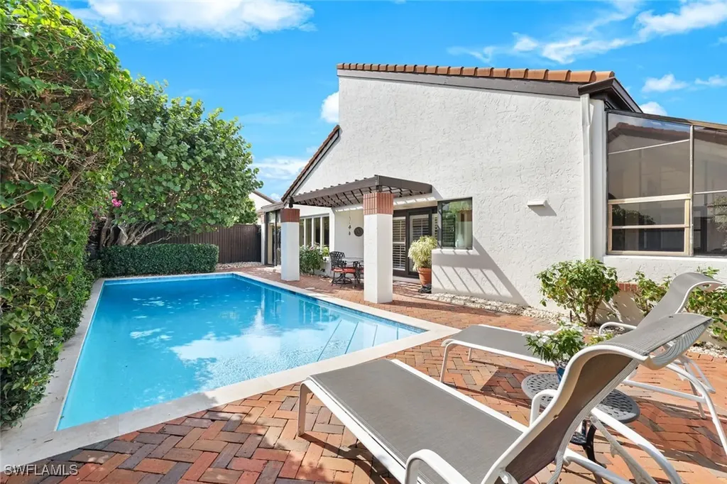 583 Bay Villas Lane Naples FL 34108