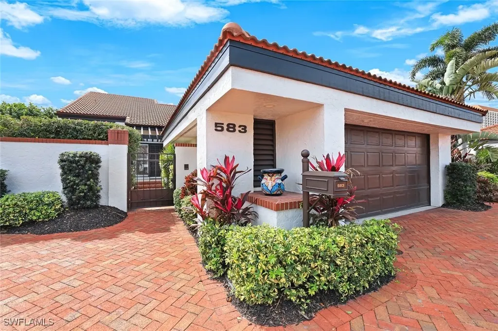583 Bay Villas Lane Naples FL 34108