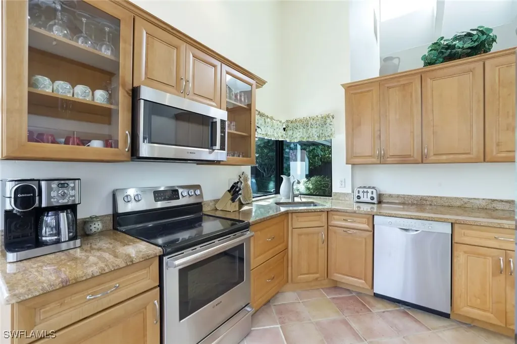 583 Bay Villas Lane Naples FL 34108