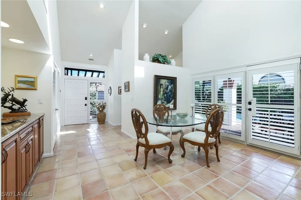 583 Bay Villas Lane Naples FL 34108