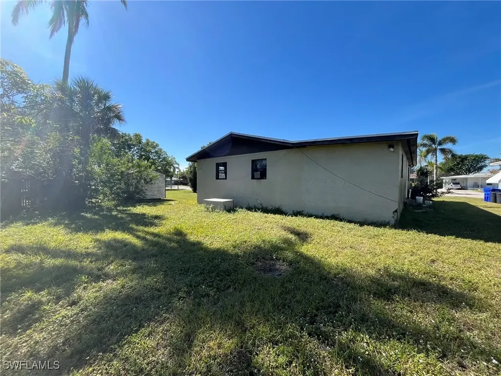 502 13th Street N Naples FL 34102