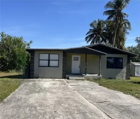 502 13TH Street N Naples FL 34102