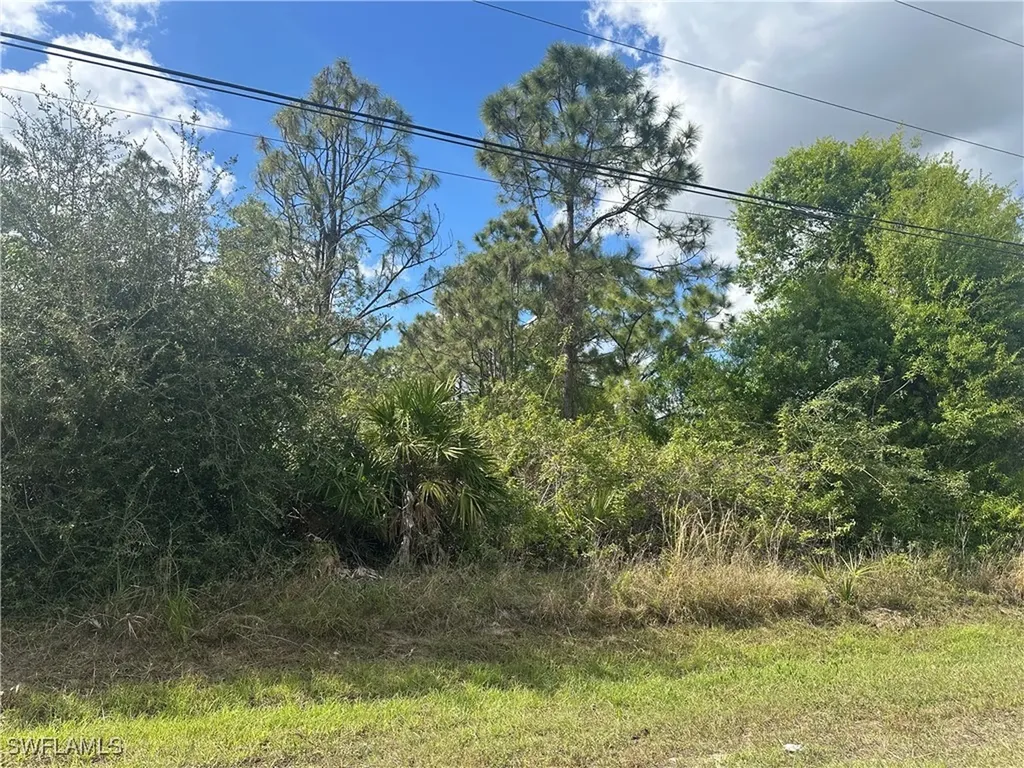 5045 44th Street NE Naples FL 34120