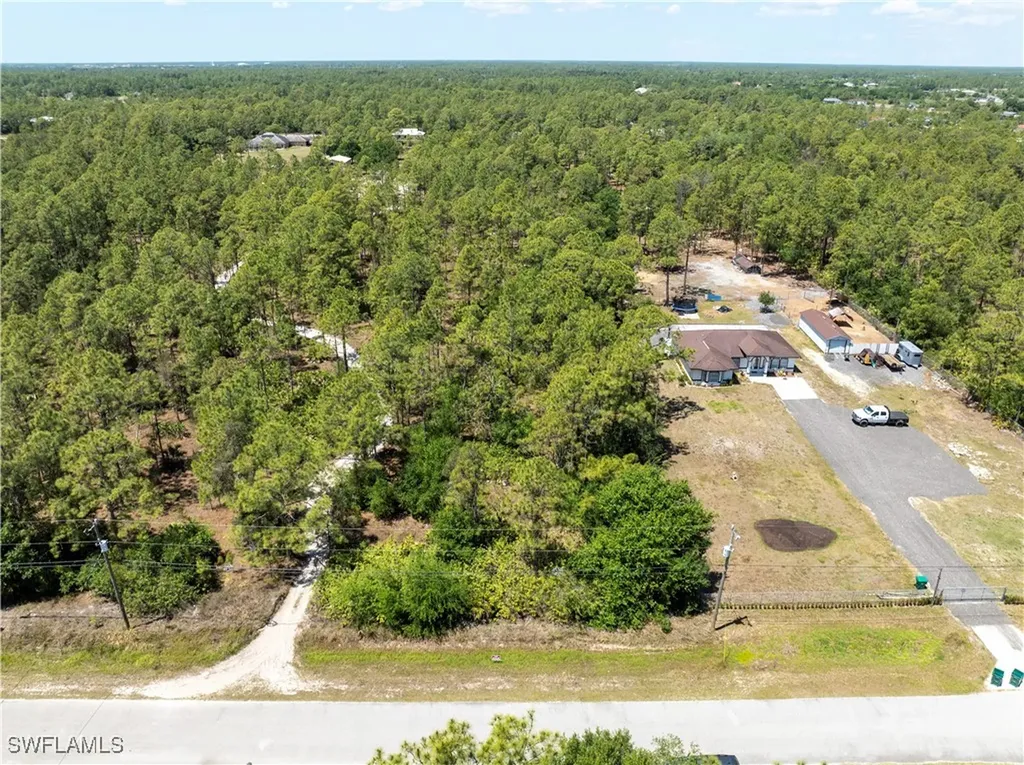 5045 44th Street NE Naples FL 34120