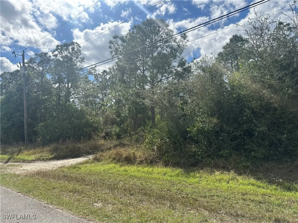 5045 44th Street NE Naples FL 34120