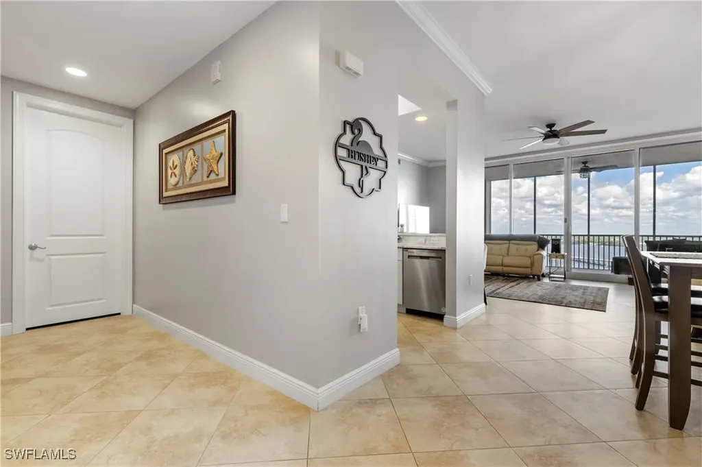 2090 W First Street Fort Myers FL 33901