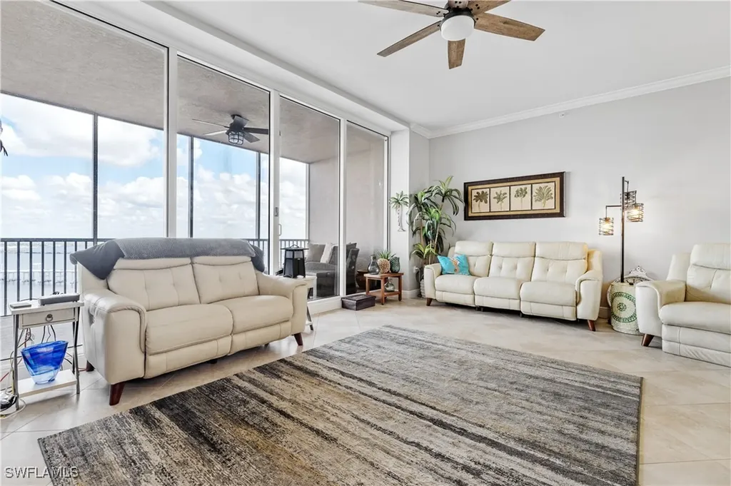 2090 W First Street Fort Myers FL 33901