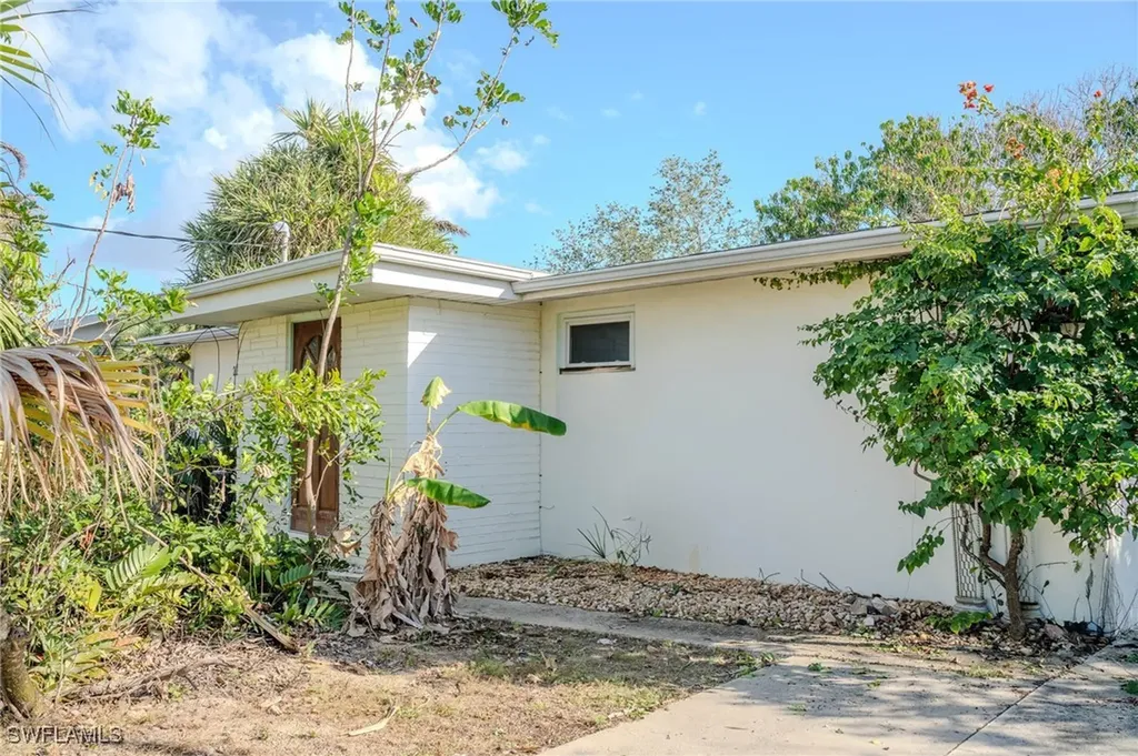 222 1st Street Bonita Springs FL 34134