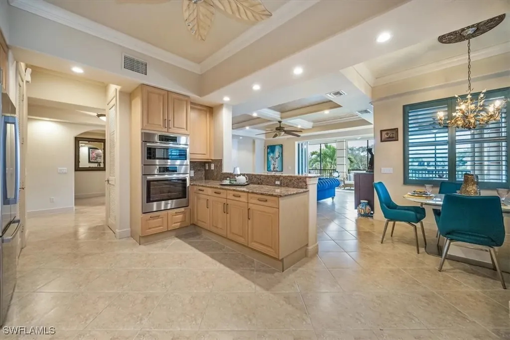 Naples FL, 501 Avellino Isle Circle, Unit 39202