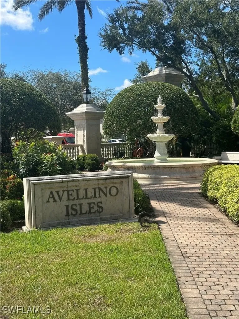 501 Avellino Isle Circle Naples FL 34119