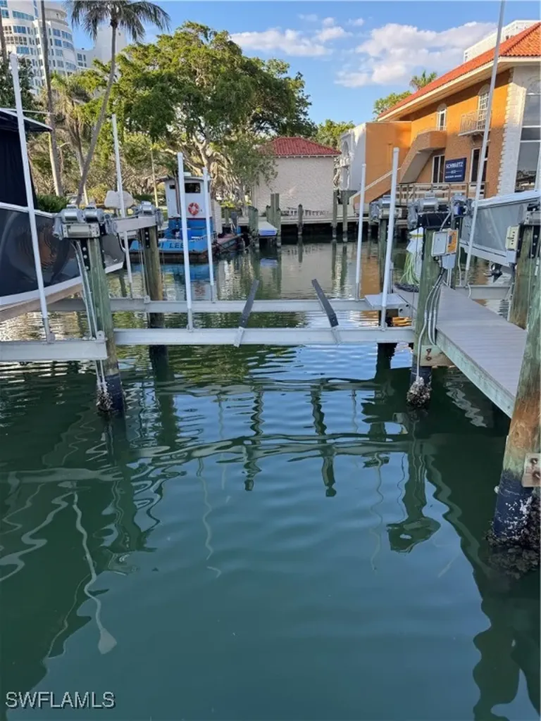 4190 Gulf Shore Boulevard N Naples FL 34103